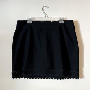 Crown & Ivy  NWT Women’s Black Skort With Lace Trim Sz 16